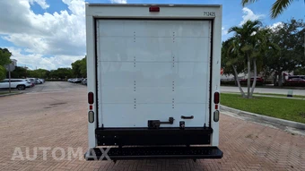 2017 GMC Savana 3500 Cutaway 1WT - miniatura 5