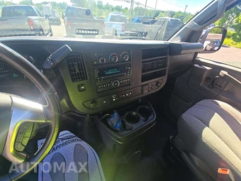 2017 GMC Savana 3500 Passenger Van LS 1LS 155.0" WB - miniatura 10