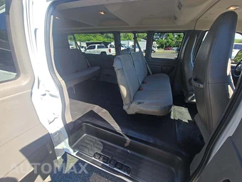 2017 GMC Savana 3500 Passenger Van LS 1LS 155.0" WB - miniatura 17