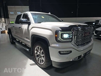 2017 GMC Sierra 1500 Denali Crew Cab Short Bed 5SA - miniatura 4