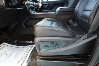 2017 GMC Sierra 2500 Denali HD Crew Cab Medium Bed 5SA - miniatura 8