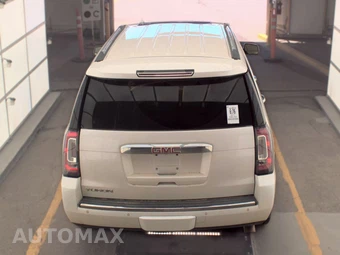 2017 GMC Yukon Denali - miniatura 5