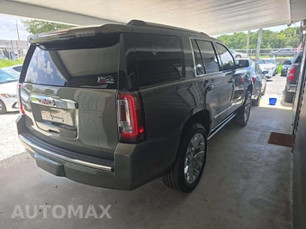 2017 GMC Yukon Denali 5SA – miniatura 3