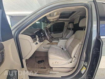 2017 GMC Yukon Denali 5SA – miniatura 6