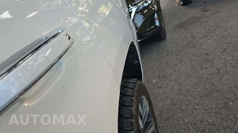 2017 GMC Yukon Denali 5SA – miniatura 26