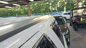 2017 GMC Yukon Denali 5SA – miniatura 29