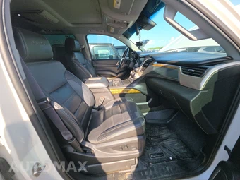2017 GMC Yukon Denali 5SA – miniatura 8