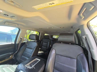 2017 GMC Yukon Denali 5SA - miniatura 11