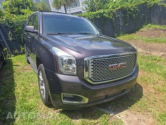 2017 GMC Yukon Denali 5SA - miniatura 4