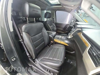 2017 GMC Yukon Denali 5SA - miniatura 16
