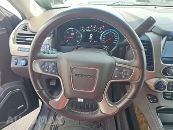 2017 GMC Yukon Denali 5SA - miniatura 10