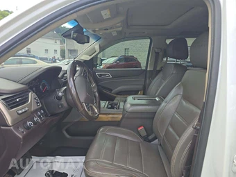 2017 GMC Yukon Denali 5SA – miniatura 3