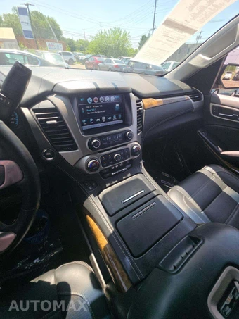 2017 GMC Yukon Denali 5SA – miniatura 10