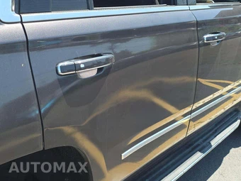 2017 GMC Yukon Denali 5SA – miniatura 29