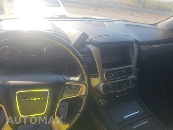 2017 GMC Yukon Denali 5SA – miniatura 11