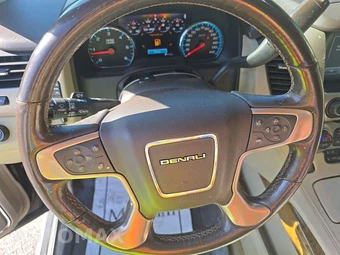 2017 GMC Yukon Denali 5SA - miniatura 10