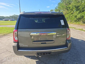 2017 GMC Yukon Denali 5SA - miniatura 5