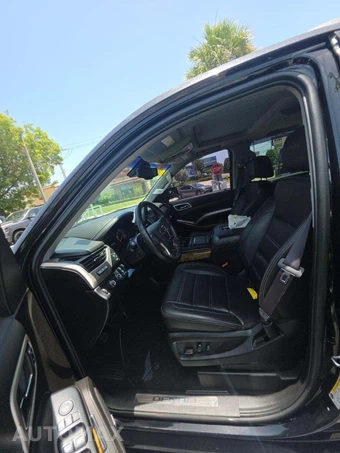 2017 GMC Yukon Denali 5SA - miniatura 6