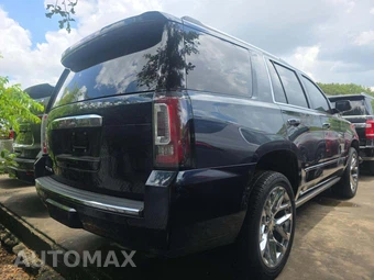 2017 GMC Yukon Denali 5SA - miniatura 3