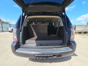 2017 GMC Yukon Denali 5SA – miniatura 12