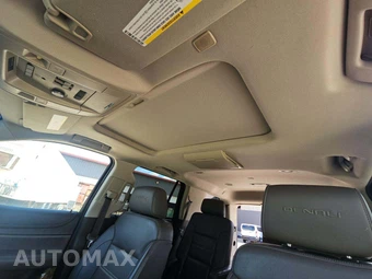 2017 GMC Yukon Denali 5SA – miniatura 8