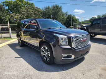 2017 GMC Yukon Denali XL 5SA - miniatura 3