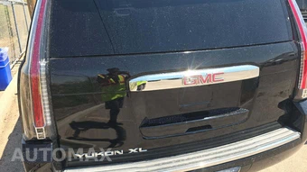 2017 GMC Yukon Denali XL 5SA - miniatura 20