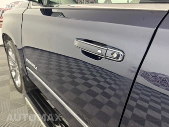 2017 GMC Yukon Denali XL 5SA - miniatura 27