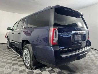 2017 GMC Yukon Denali XL 5SA - miniatura 29