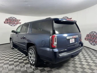 2017 GMC Yukon Denali XL 5SA - miniatura 5