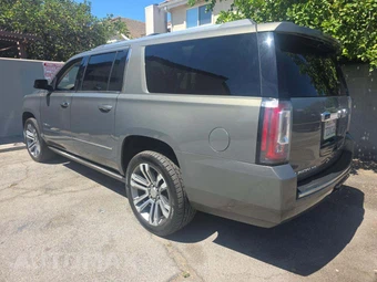 2017 GMC Yukon Denali XL 5SA - miniatura 2