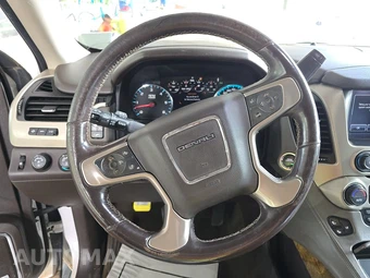 2017 GMC Yukon Denali XL 5SA – miniatura 10