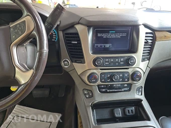2017 GMC Yukon Denali XL 5SA – miniatura 11