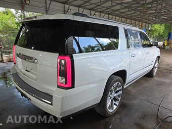 2017 GMC Yukon Denali XL 5SA – miniatura 4