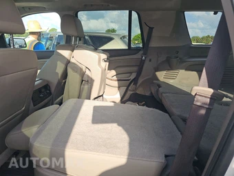 2017 GMC Yukon SLT 4SA – miniatura 13