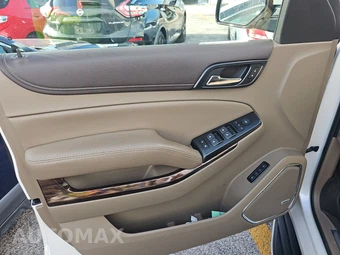 2017 GMC Yukon SLT 4SA – miniatura 9