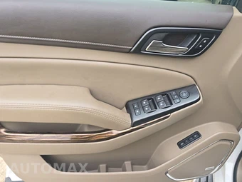 2017 GMC Yukon SLT 4SA – miniatura 9