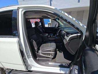 2017 GMC Yukon SLT 4SA – miniatura 19