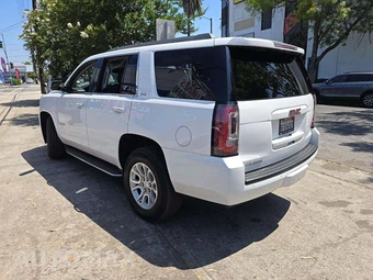 2017 GMC Yukon SLT 4SA – miniatura 2