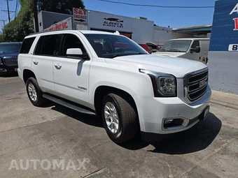 2017 GMC Yukon SLT 4SA – miniatura 4