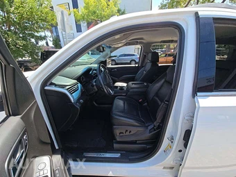 2017 GMC Yukon SLT 4SA – miniatura 6