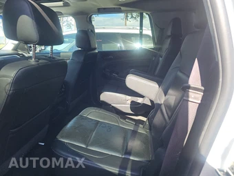 2017 GMC Yukon SLT 4SA – miniatura 13