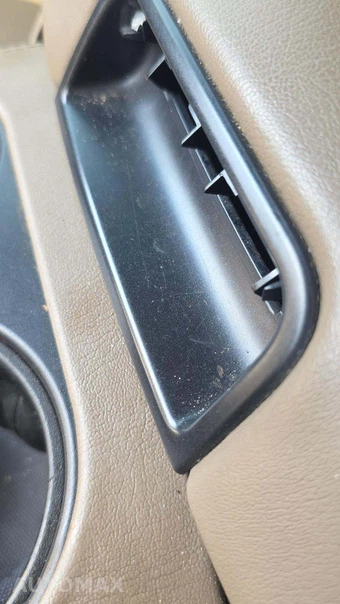 2017 GMC Yukon SLT 4SA – miniatura 23