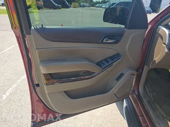 2017 GMC Yukon SLT 4SA – miniatura 9