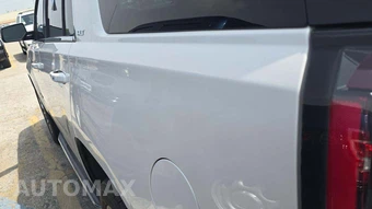 2017 GMC Yukon SLT 4SA – miniatura 3