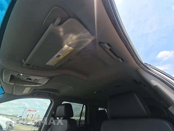 2017 GMC Yukon SLT 4SA – miniatura 8