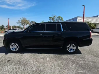 2017 GMC Yukon XL SLT 4SA - miniatura 4