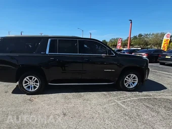 2017 GMC Yukon XL SLT 4SA - miniatura 6