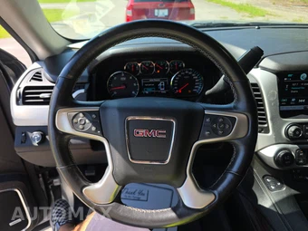 2017 GMC Yukon XL SLT 4SA – miniatura 10