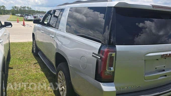 2017 GMC Yukon XL SLT 4SA – miniatura 25